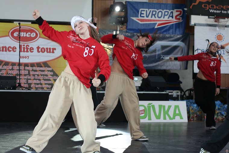 img00004.jpg